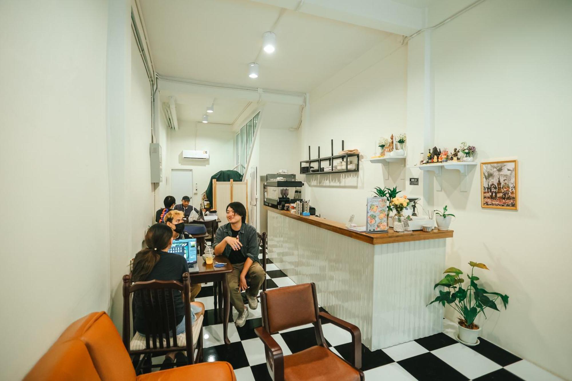 Noir Cafe And Hostel Chinatown Bangkok Buitenkant foto