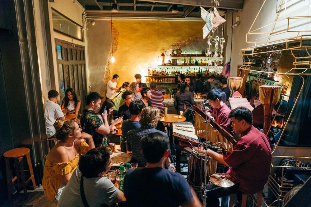 Noir Cafe And Hostel Chinatown Bangkok Buitenkant foto