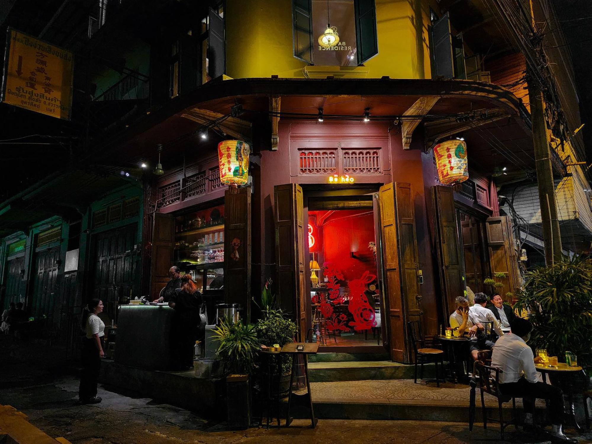 Noir Cafe And Hostel Chinatown Bangkok Buitenkant foto