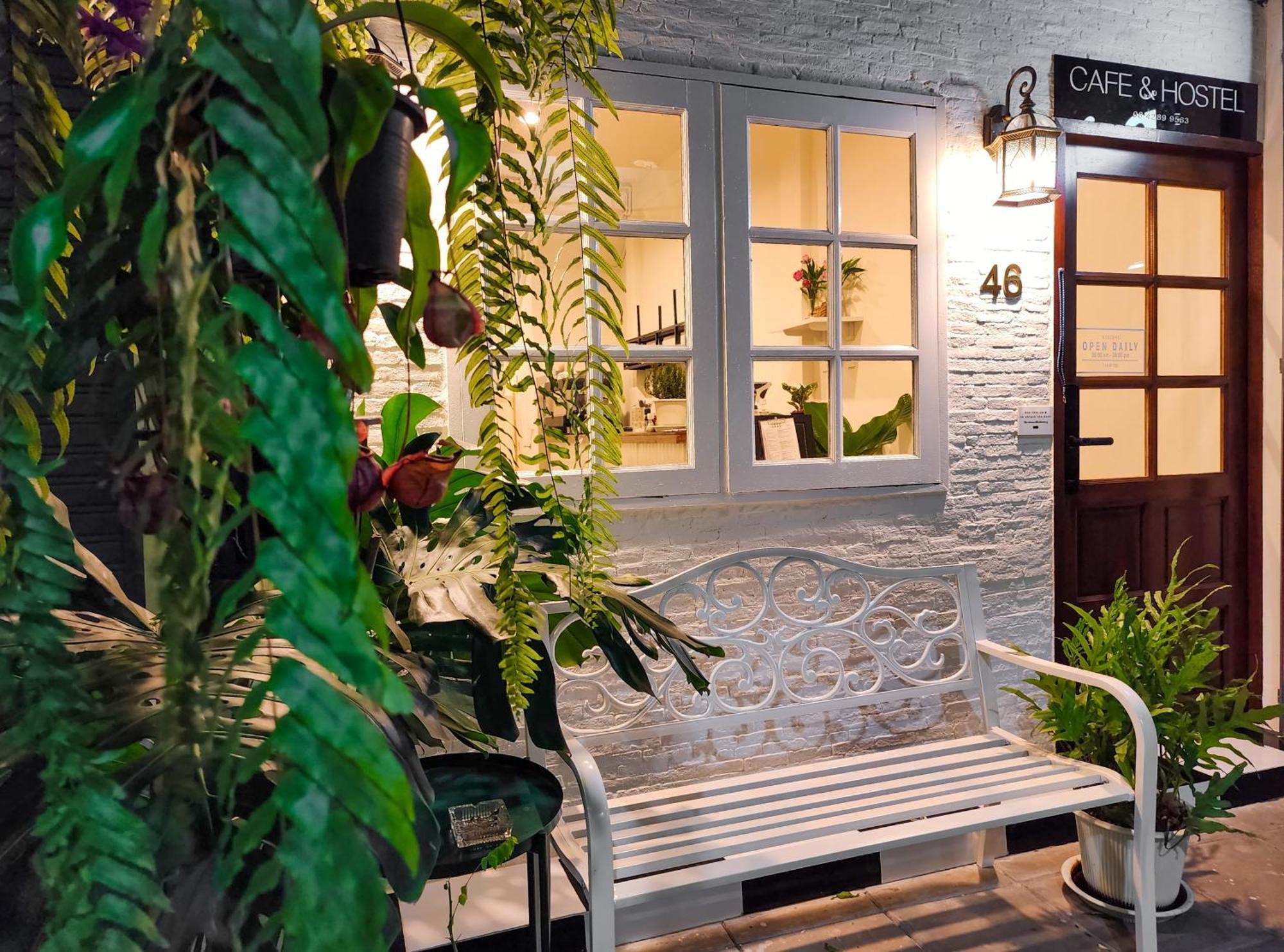 Noir Cafe And Hostel Chinatown Bangkok Buitenkant foto