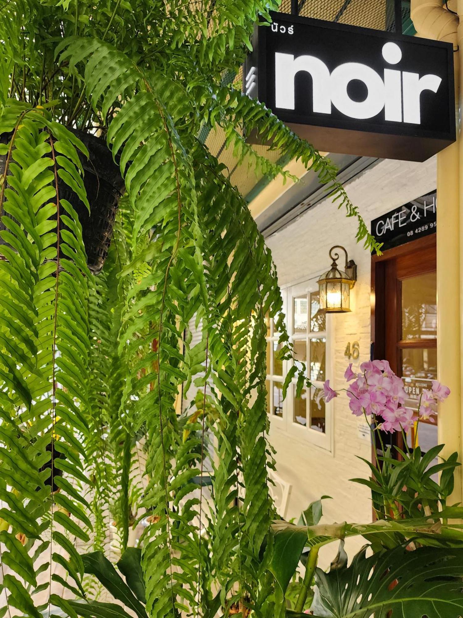 Noir Cafe And Hostel Chinatown Bangkok Buitenkant foto
